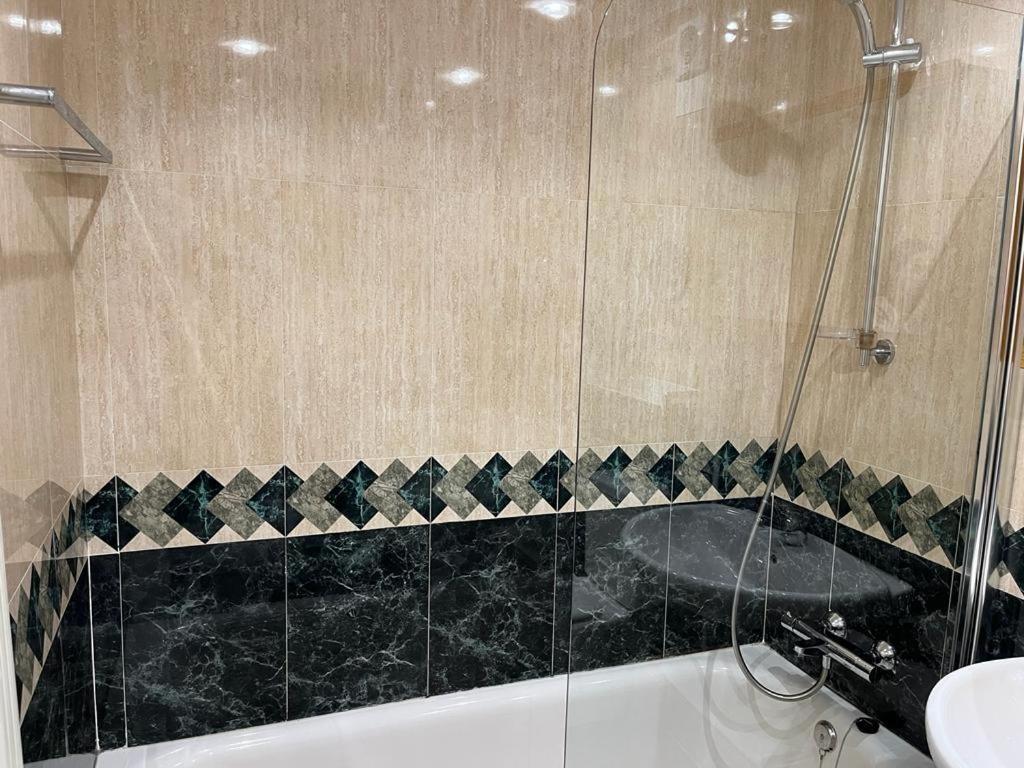 Piso En El Centro De Laredo A Pie De Playa Apartment ภายนอก รูปภาพ